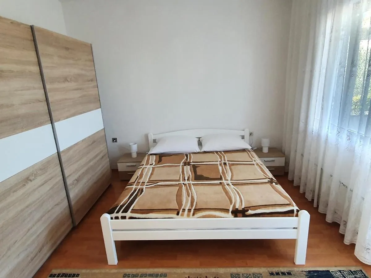Apartmani Malinska 0*,  Croatia